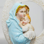Statue Vierge Marie tenant Jésus détail de la statue