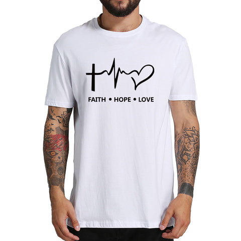 T-shirt Jésus - Foi Espoir Amour blanc porté par un mannequin